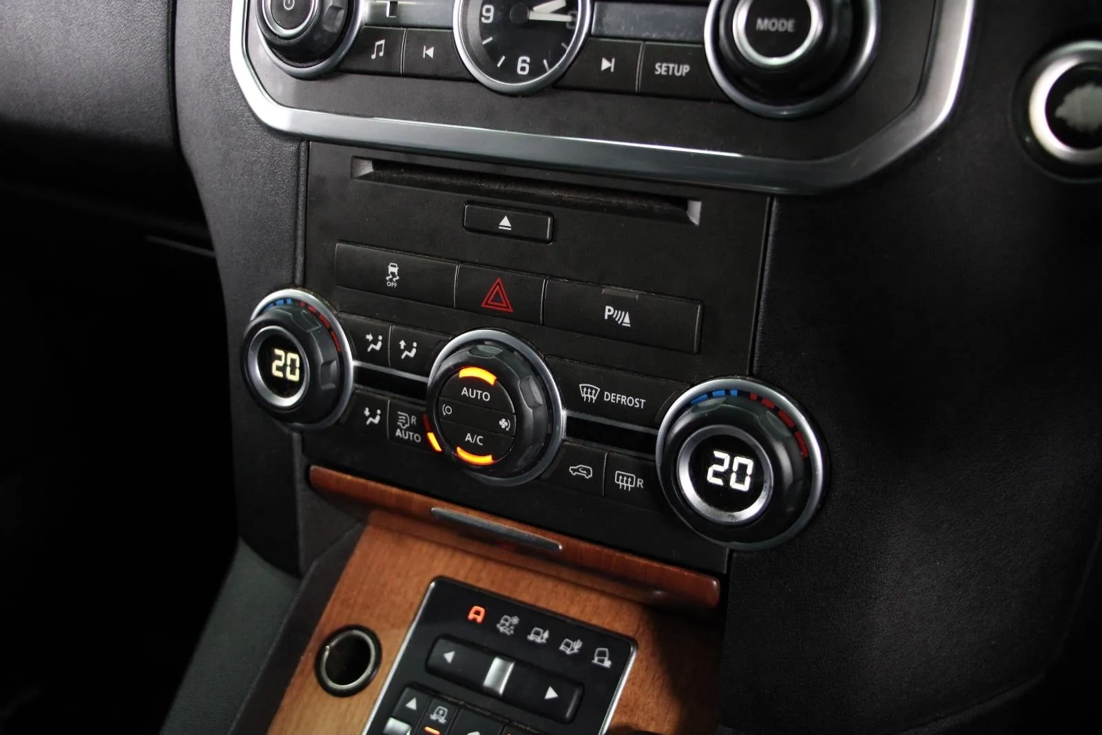 Land Rover-Discovery-SDV6 HSE