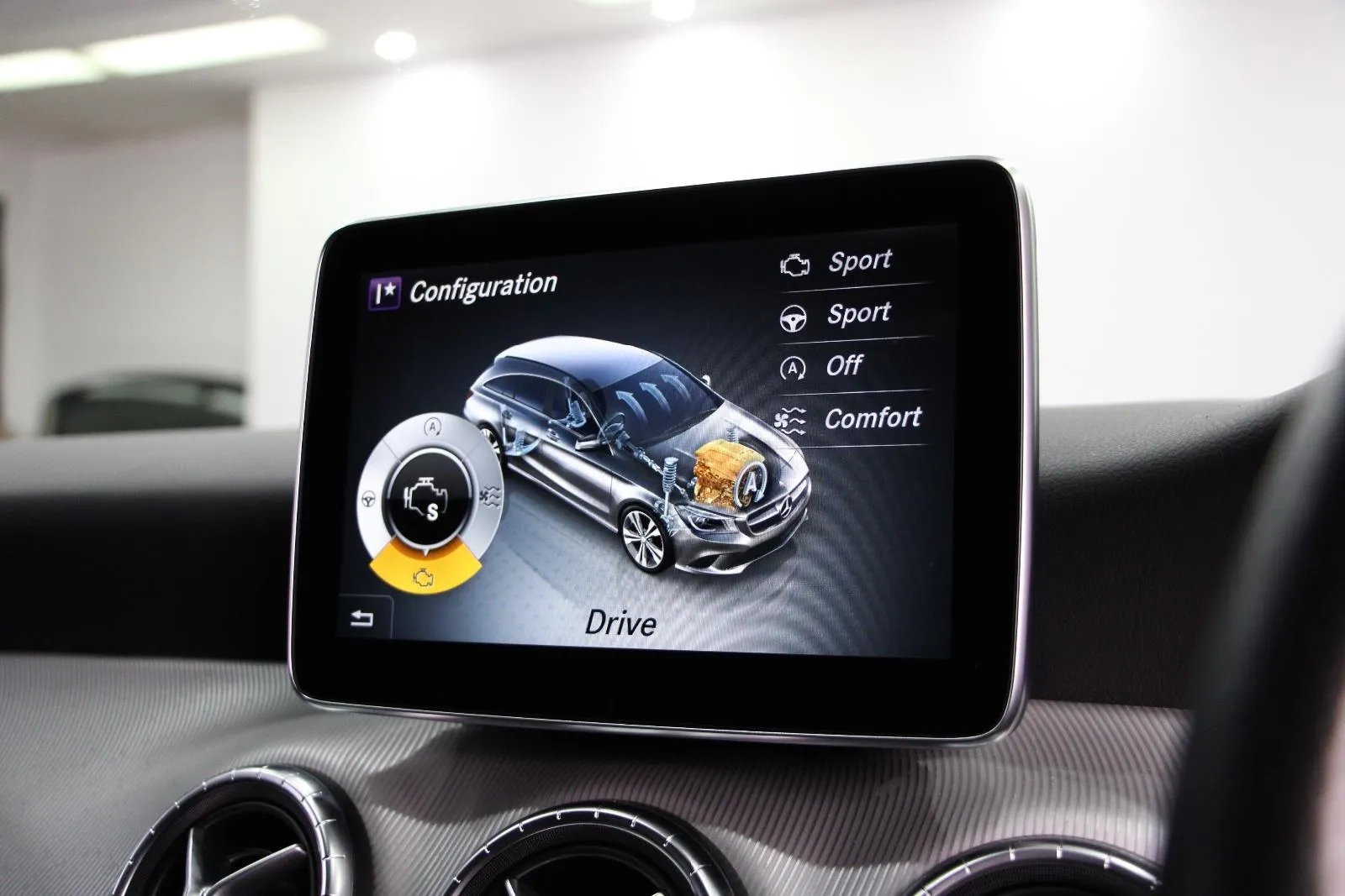 Mercedes-Benz-CLA-Class-CLA200