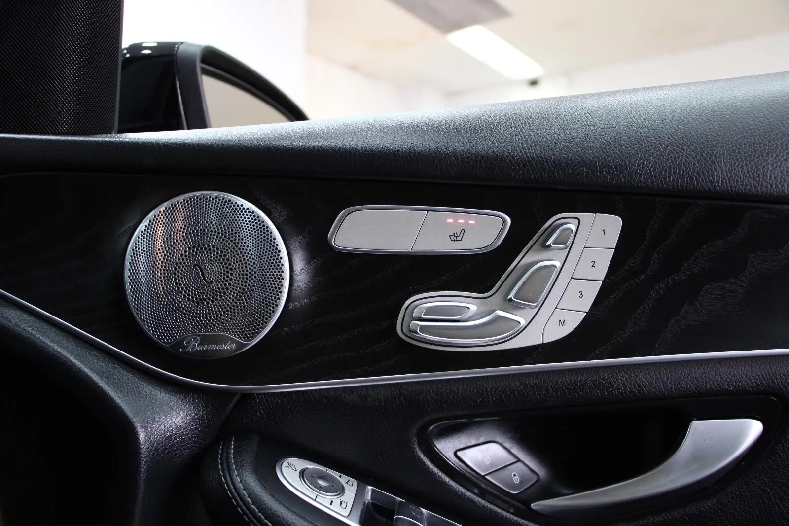 Mercedes-Benz-GLC-Class-GLC300