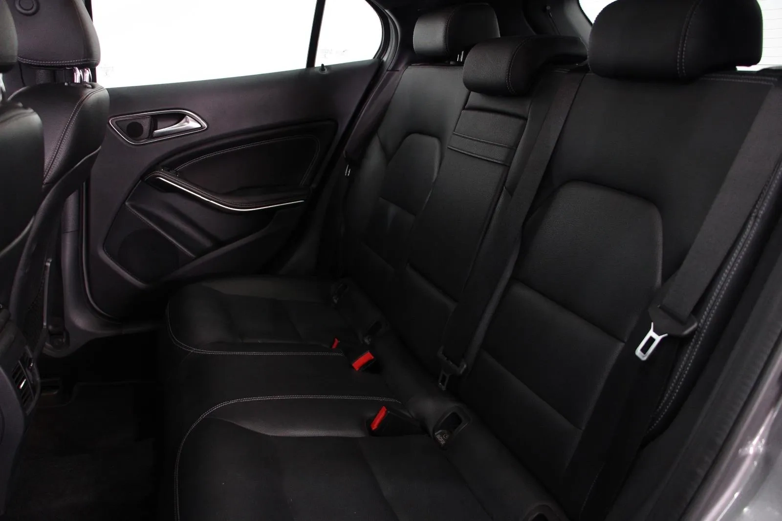 Mercedes-Benz-GLA-Class-GLA250