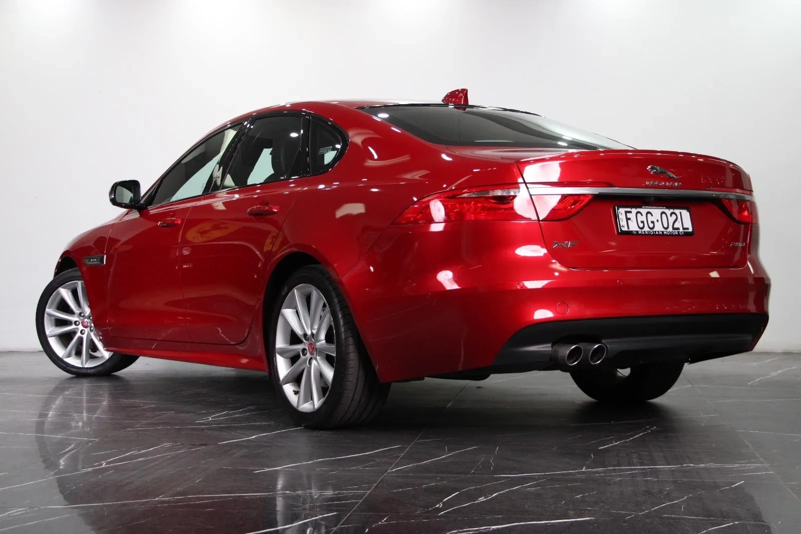 Jaguar-XF-20d R-Sport