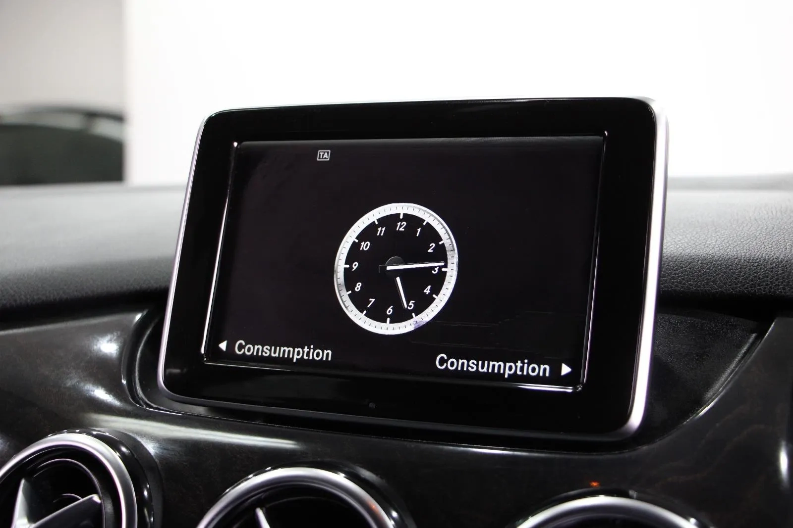 Mercedes-Benz-B-Class-B200