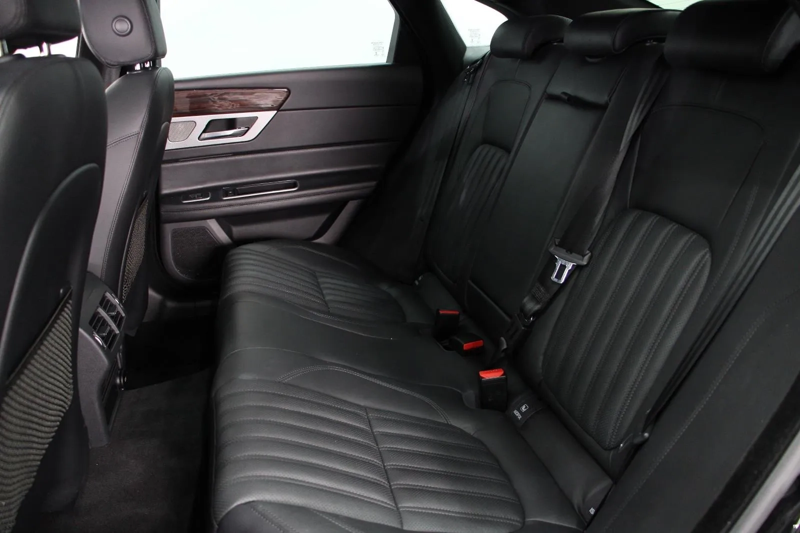 Jaguar-XF-25t Portfolio