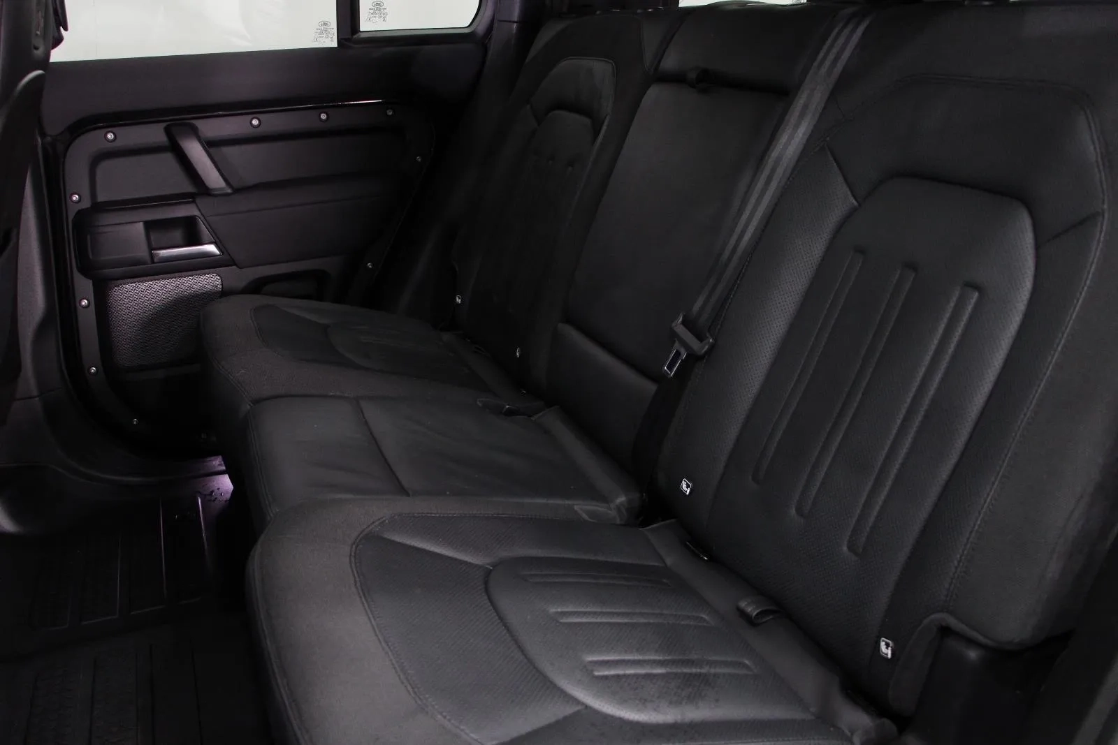 Land Rover-Defender-110 P400 SE