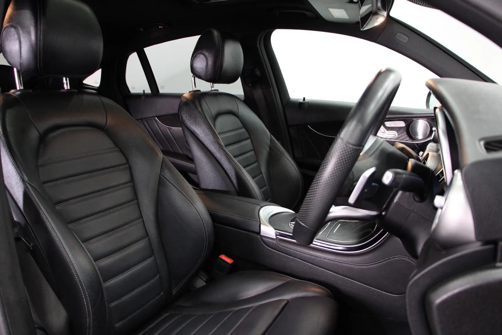 Mercedes-Benz-GLC-Class-GLC300