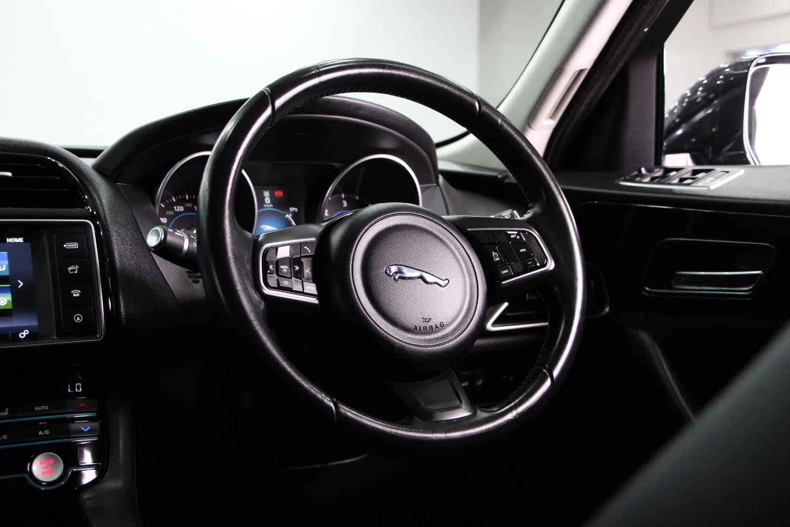 Jaguar-F-PACE-20d Prestige