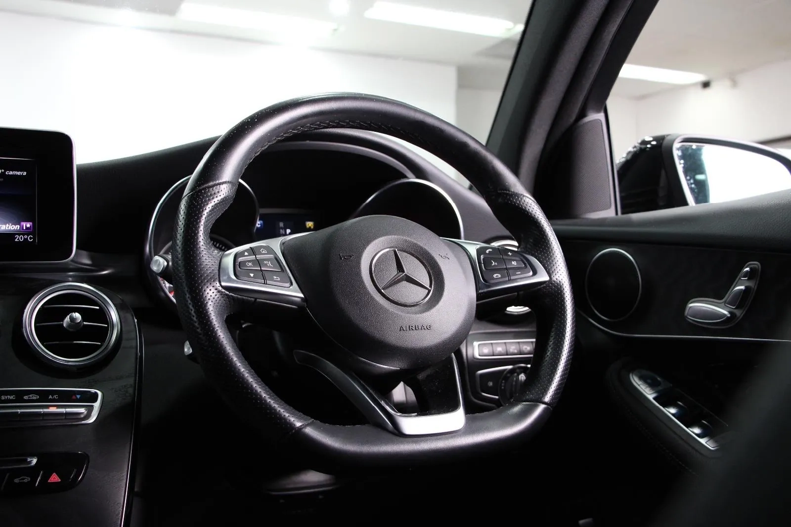 Mercedes-Benz-GLC-Class-GLC250