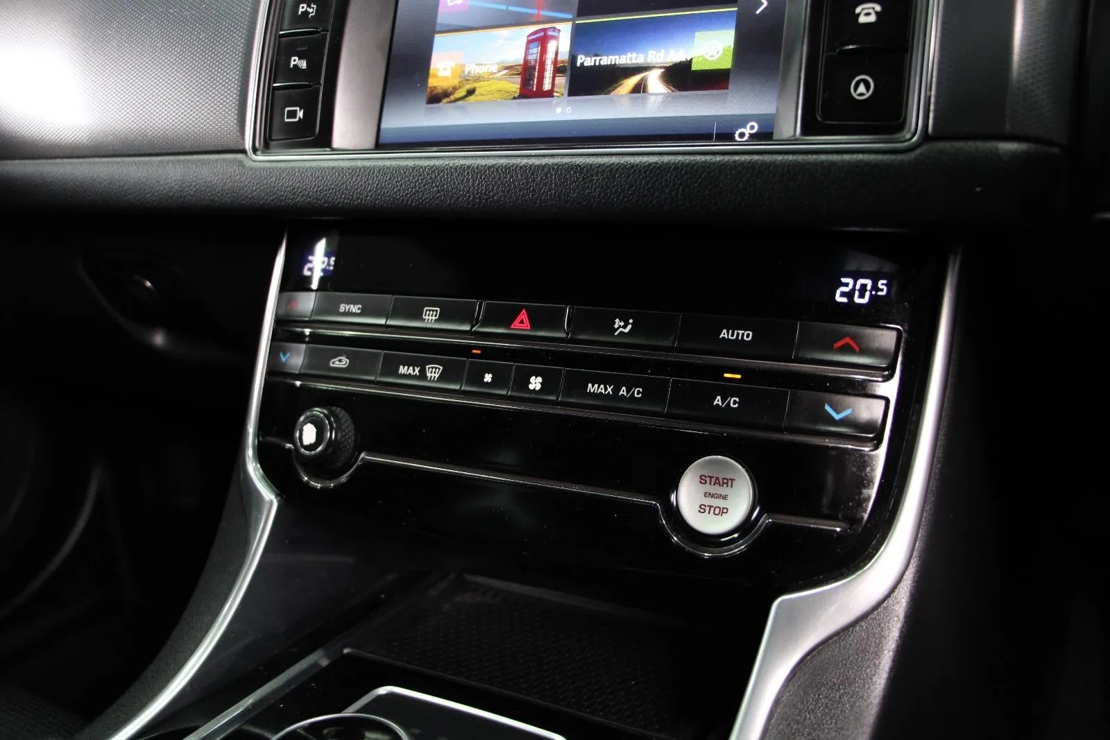 Jaguar-XF-20d R-Sport