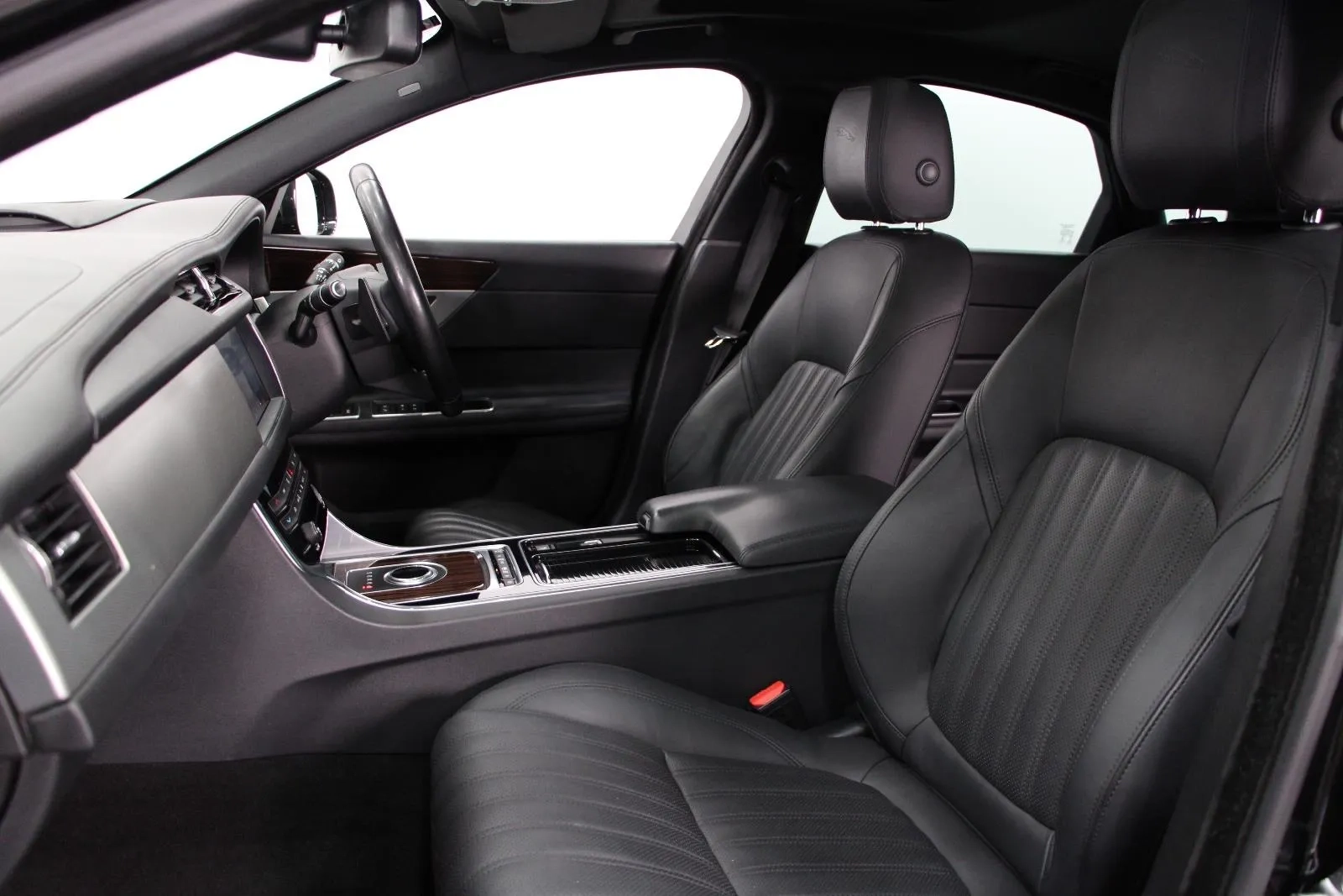 Jaguar-XF-25t Portfolio