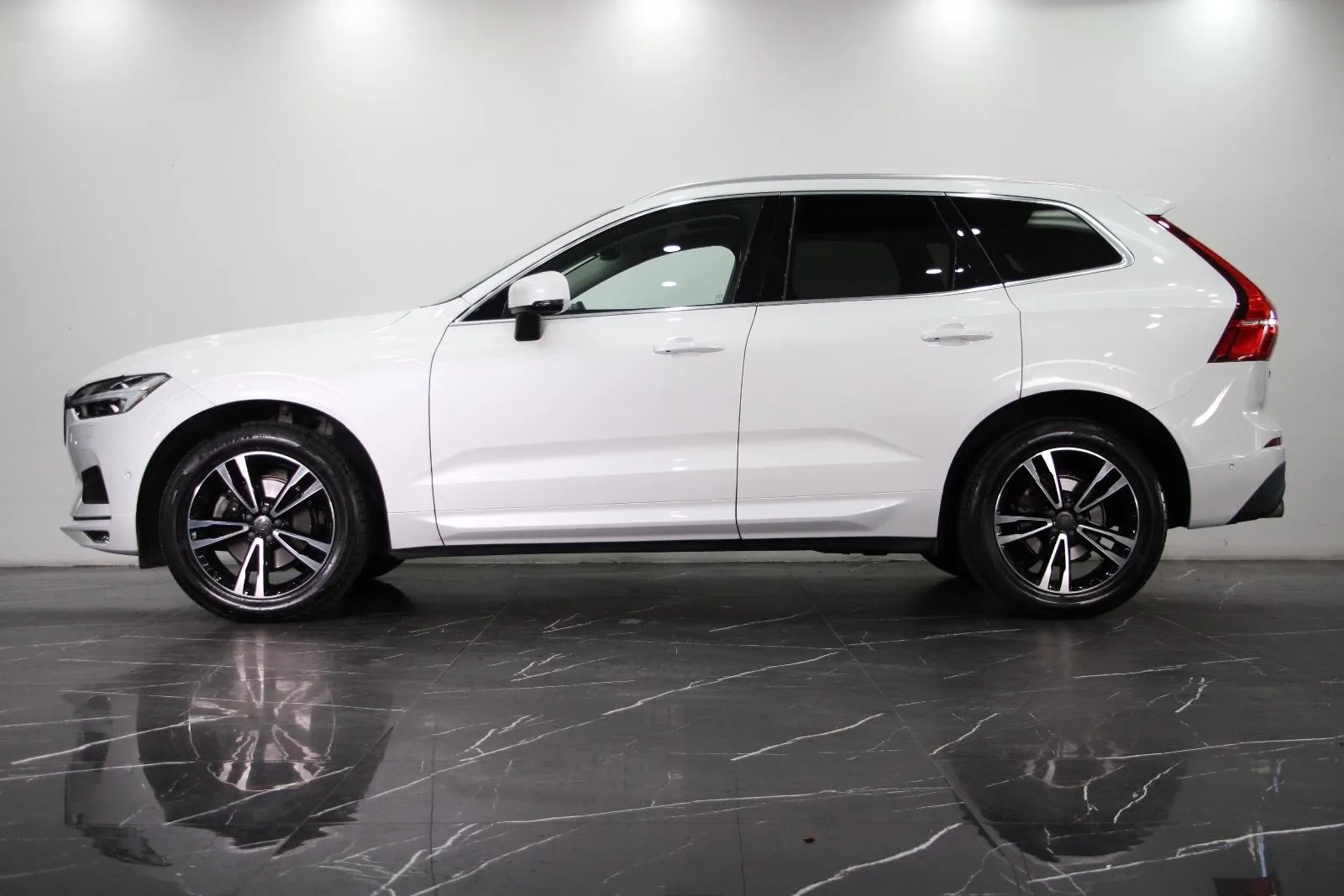 Volvo-XC60-T5 Momentum