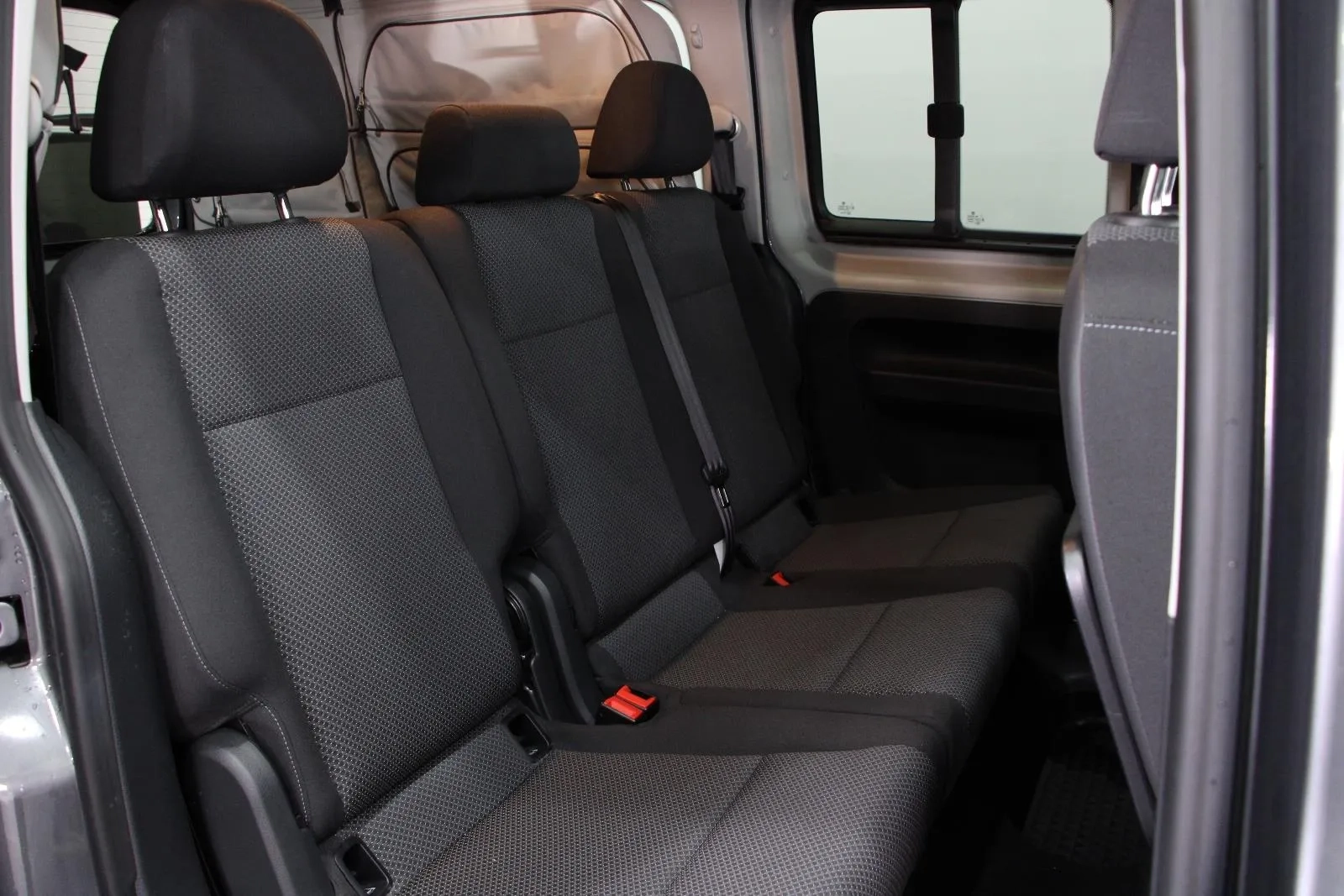 Volkswagen-Caddy-TSI220 Beach