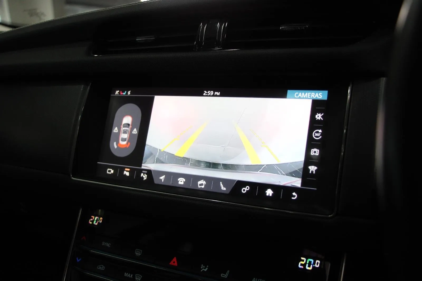 Jaguar-XF-30t R-Sport