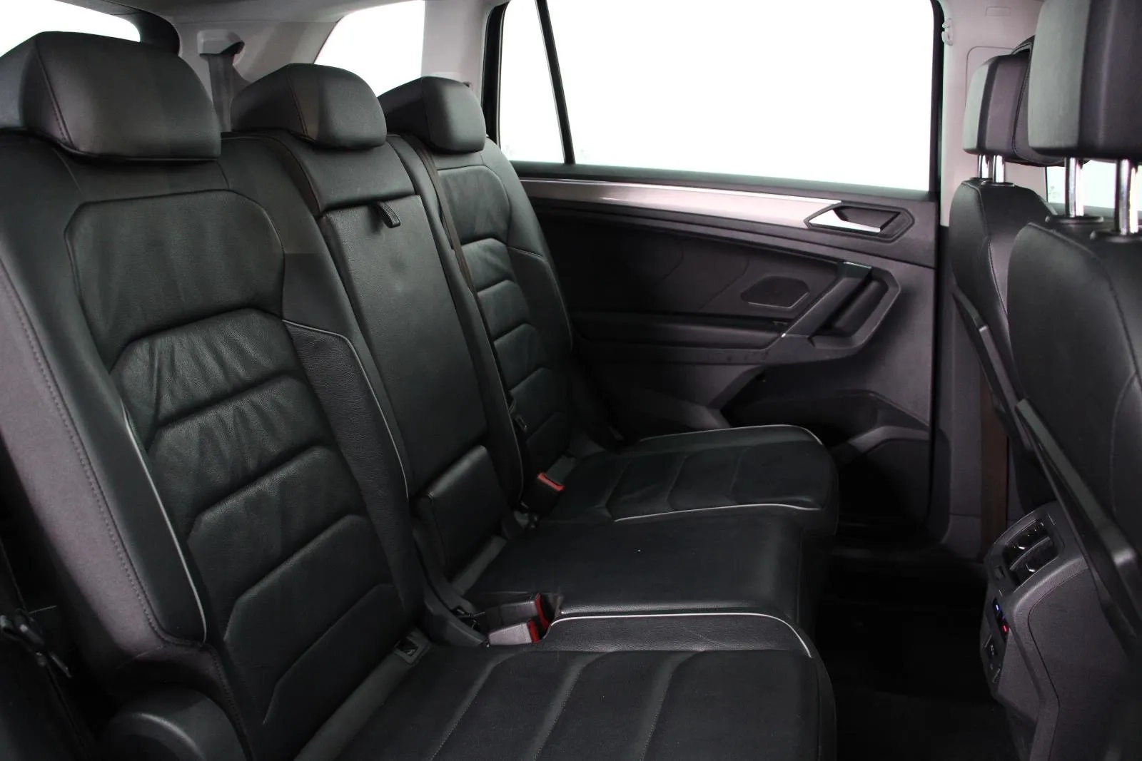 Volkswagen-Tiguan-132TSI Comfortline Allspace