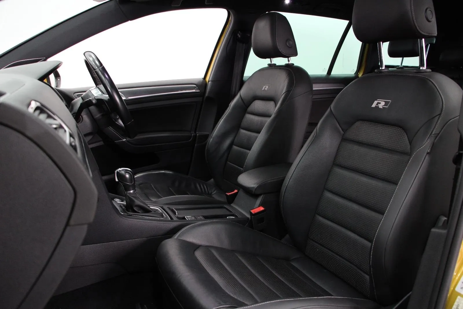 Volkswagen-Golf-110TSI Highline