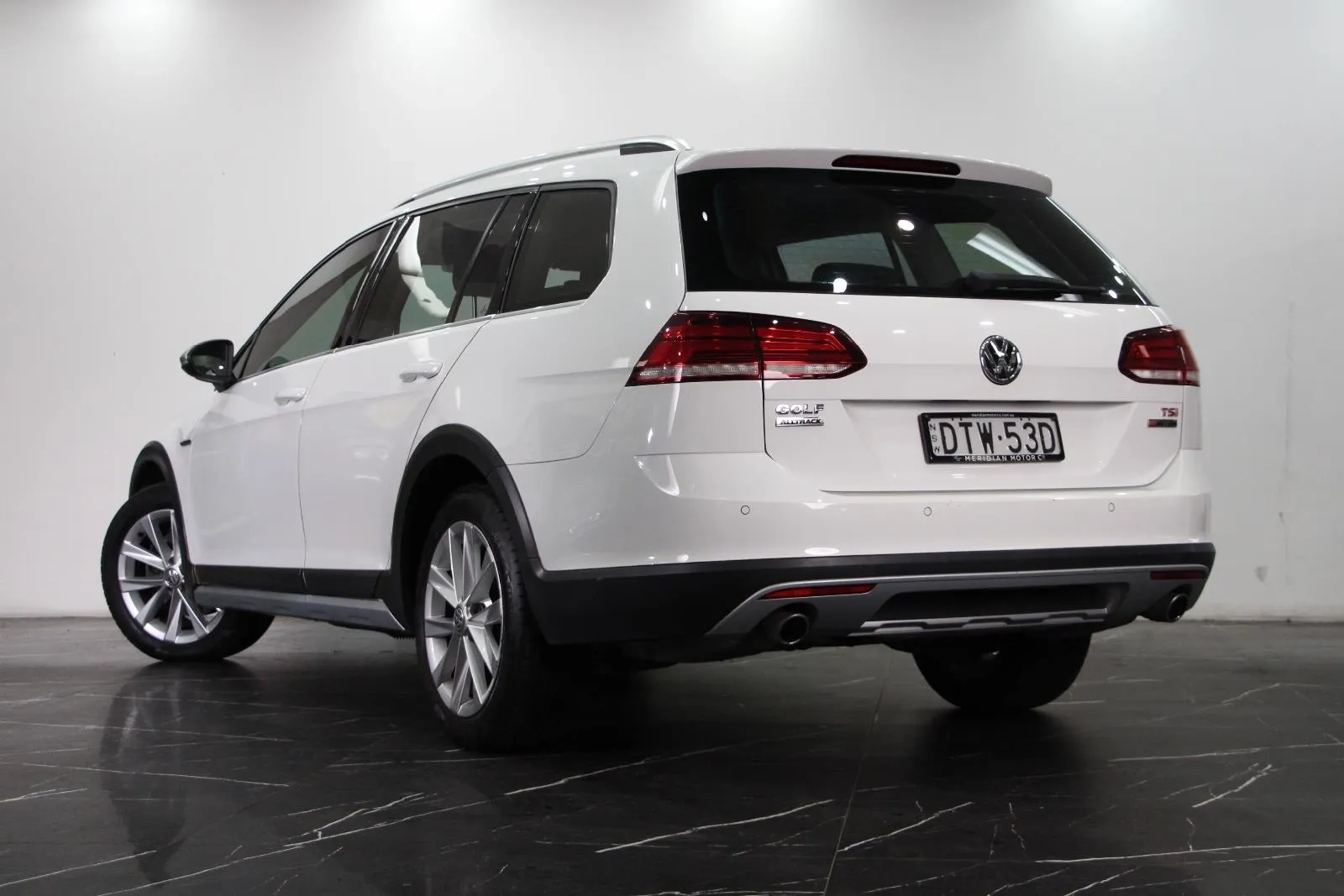 Volkswagen-Golf-Alltrack 132TSI