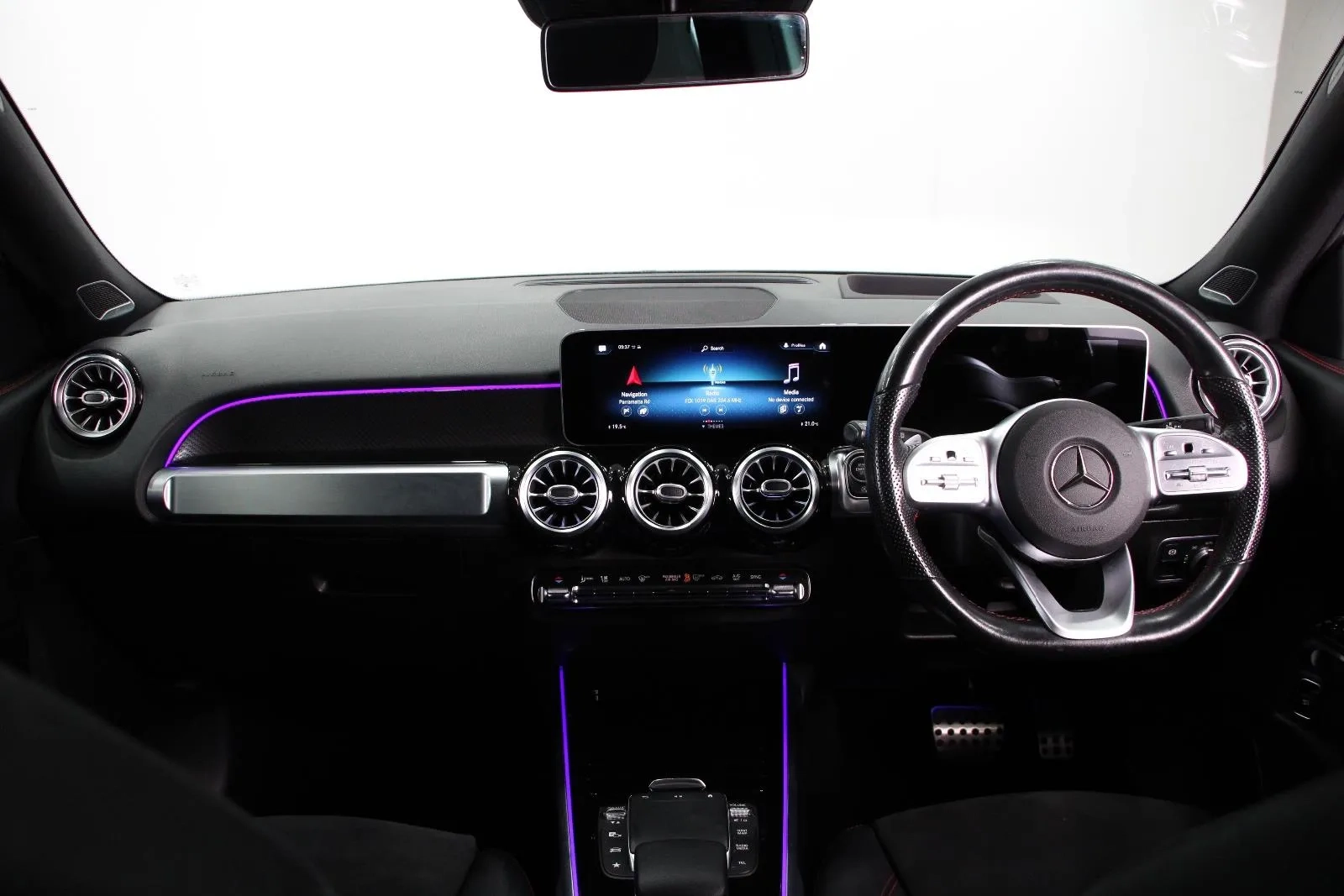 Mercedes-Benz-GLB-Class-GLB250