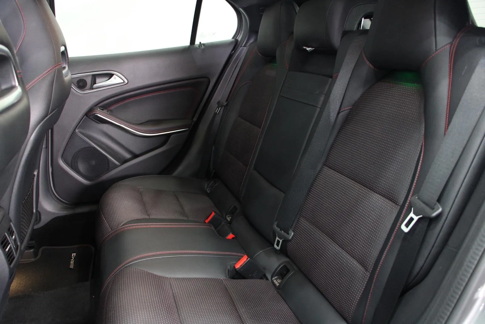 Mercedes-Benz-GLA-Class-GLA250