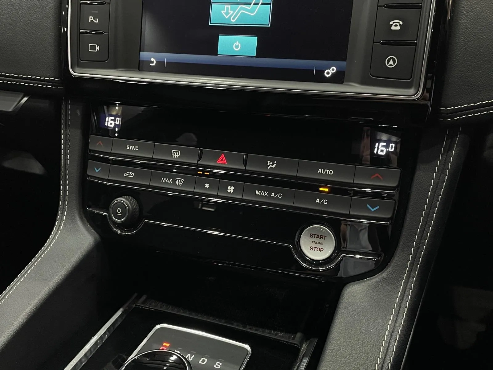 Jaguar-F-PACE-30d S