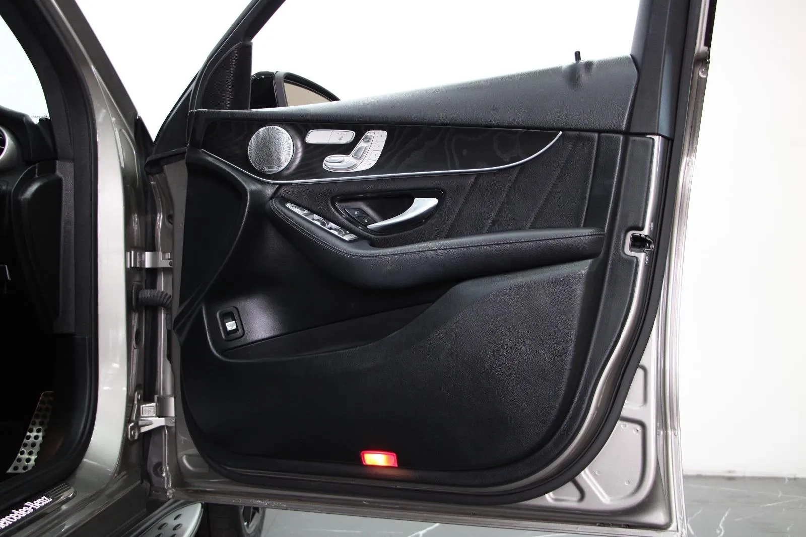Mercedes-Benz-GLC-Class-GLC300