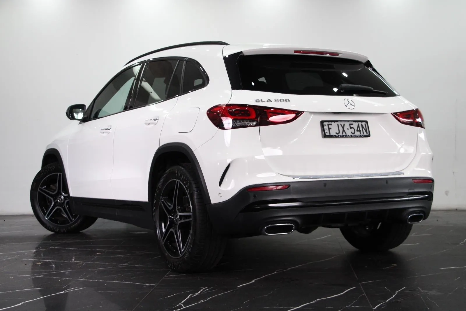Mercedes-Benz-GLA-Class-GLA200