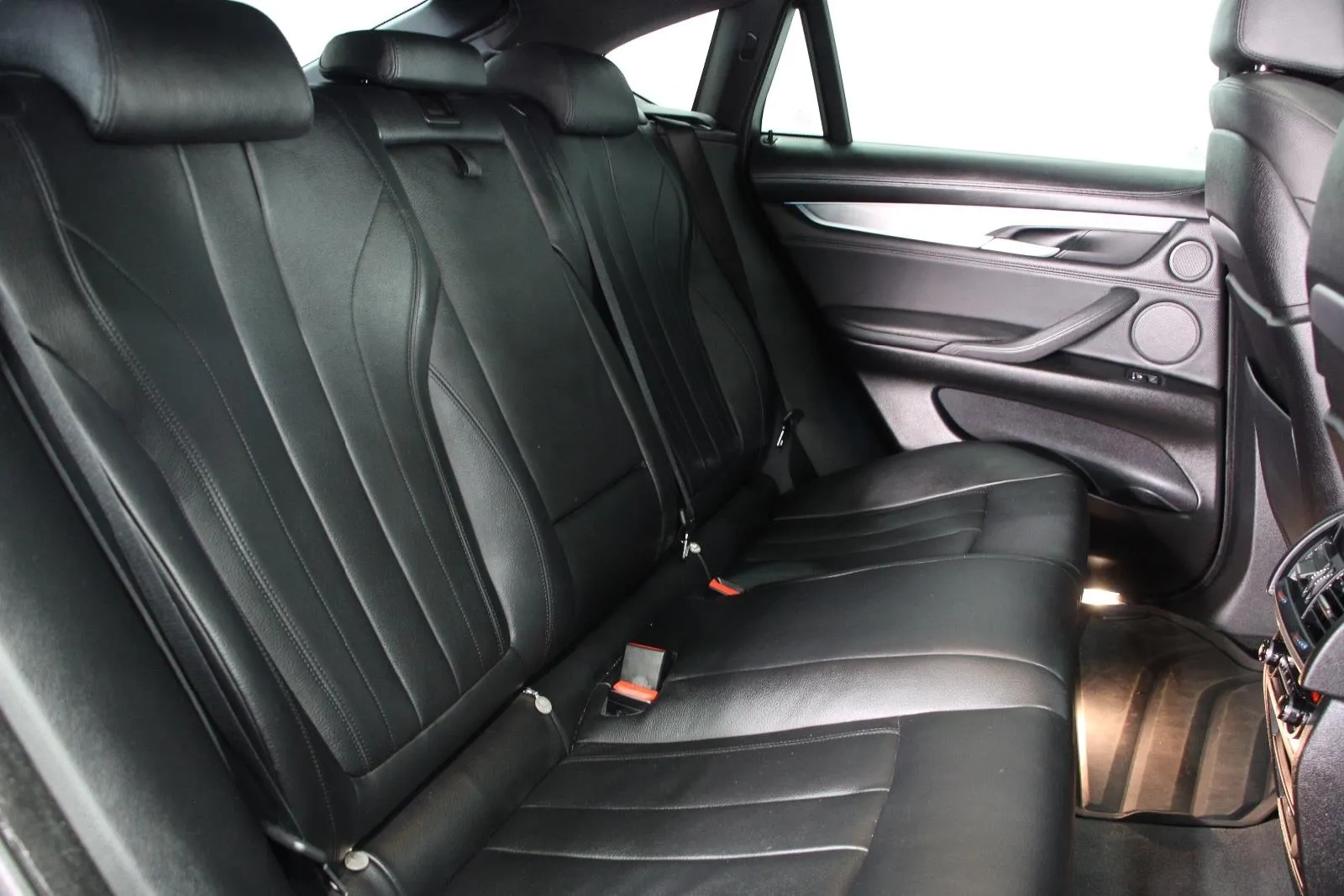 BMW-X6-xDrive50i