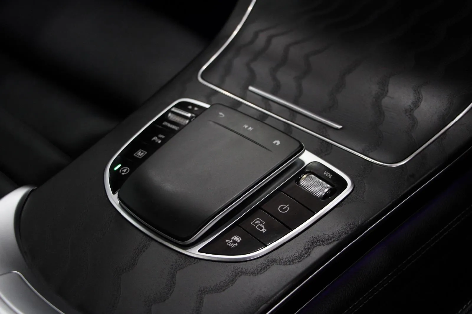 Mercedes-Benz-GLC-Class-GLC300