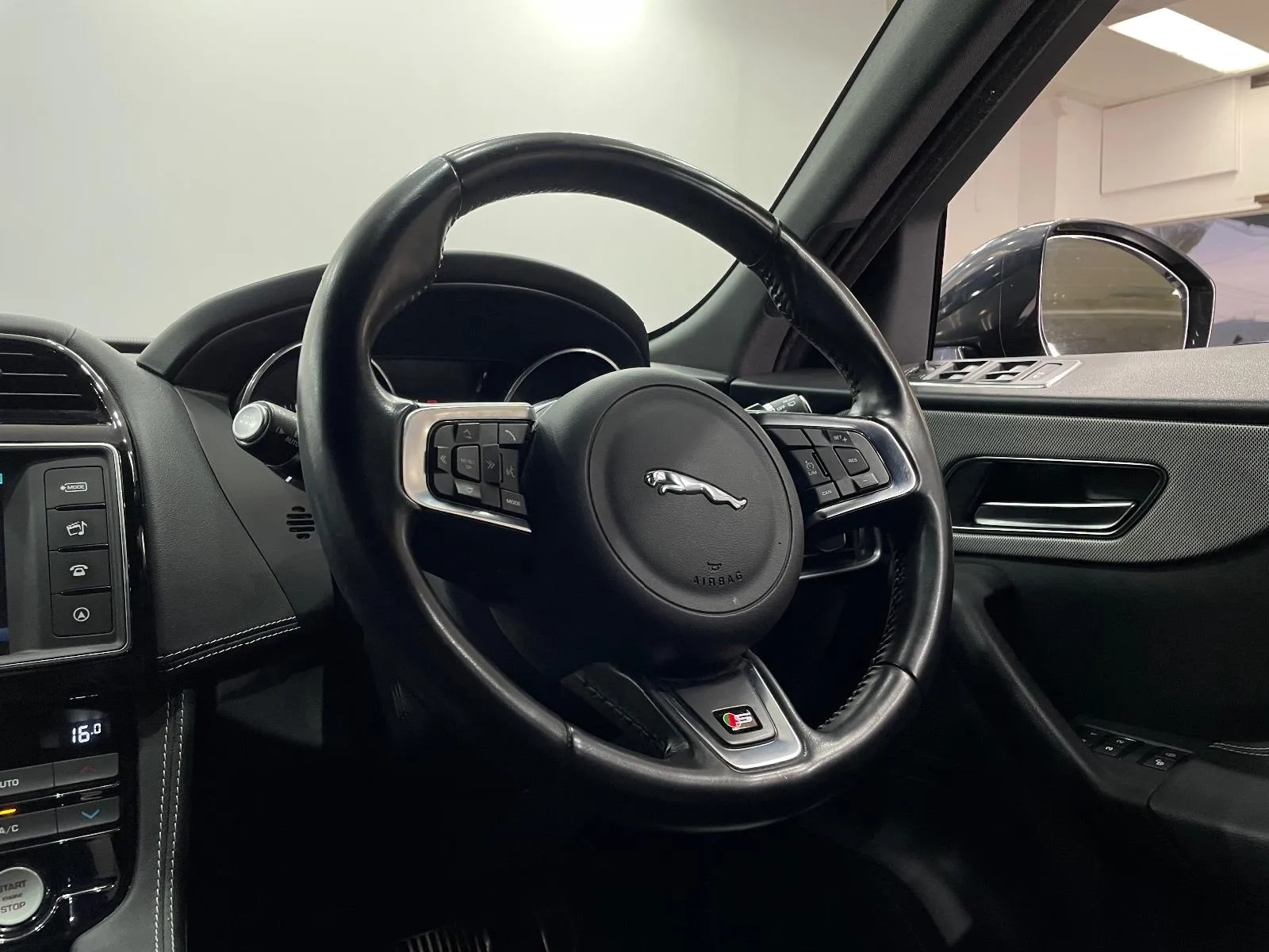 Jaguar-F-PACE-30d S