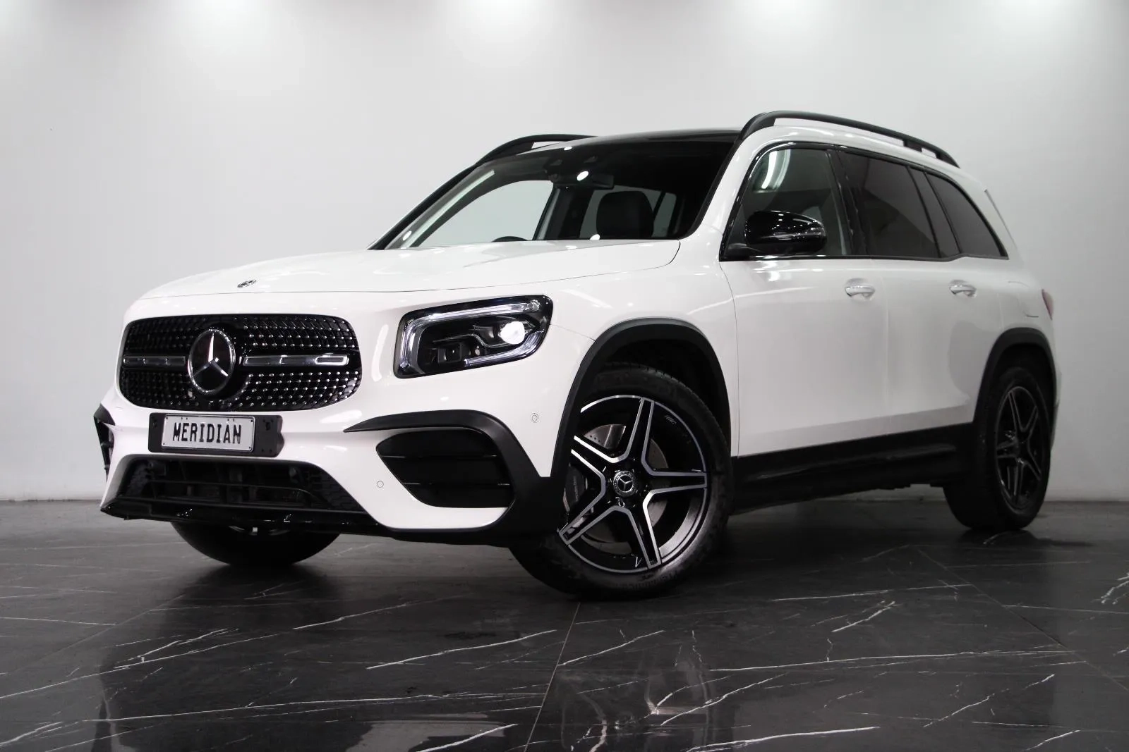 Mercedes-Benz-GLB-Class-GLB250