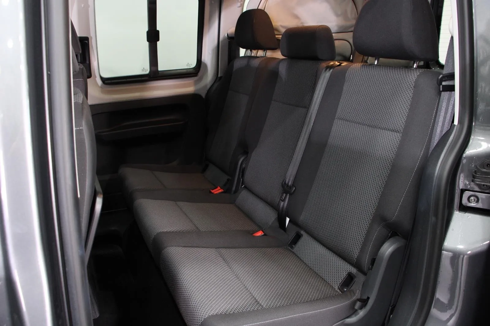 Volkswagen-Caddy-TSI220 Beach