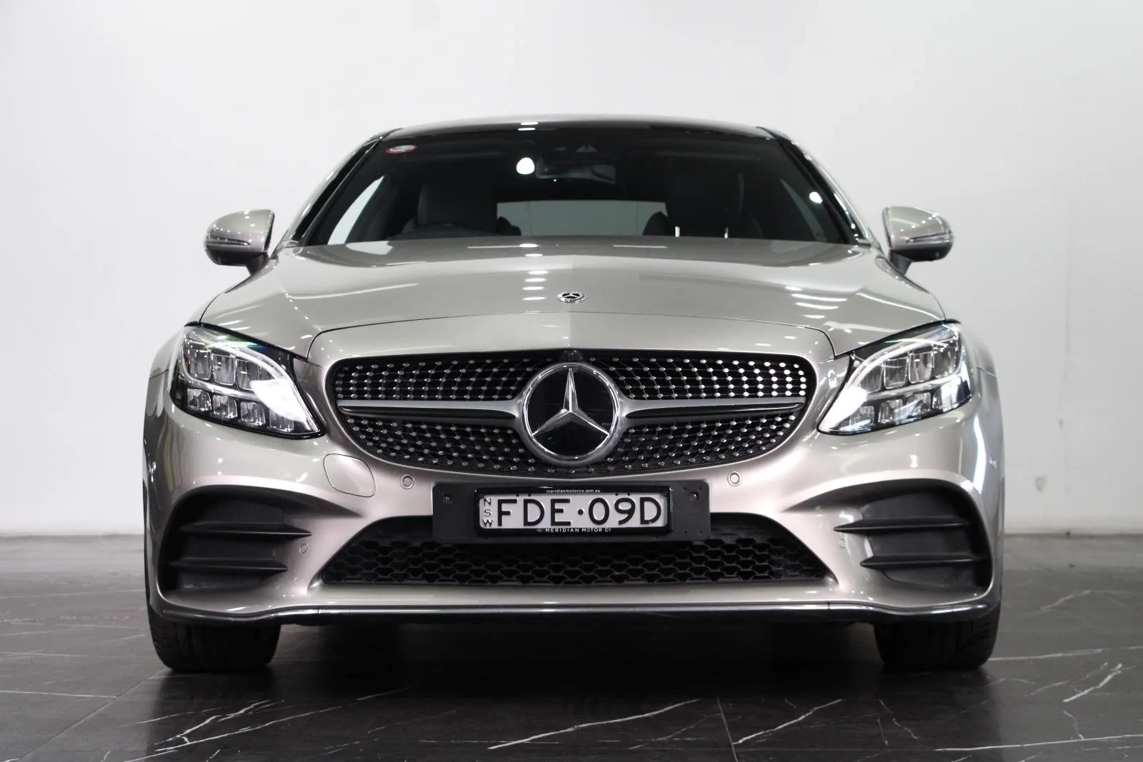 Mercedes-Benz-C-Class-C200