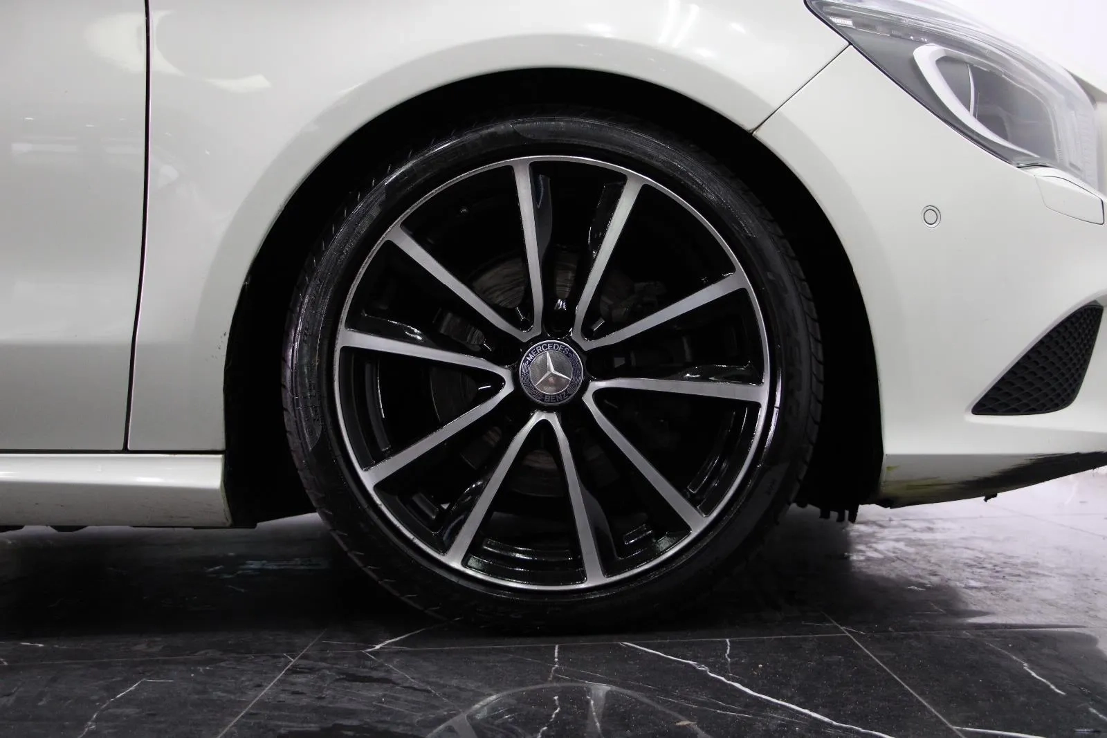 Mercedes-Benz-CLA-Class-CLA200