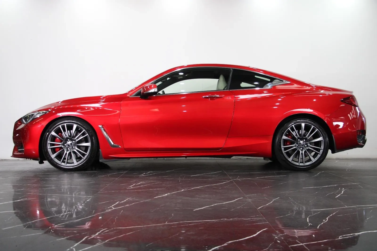 INFINITI-Q60-Red Sport