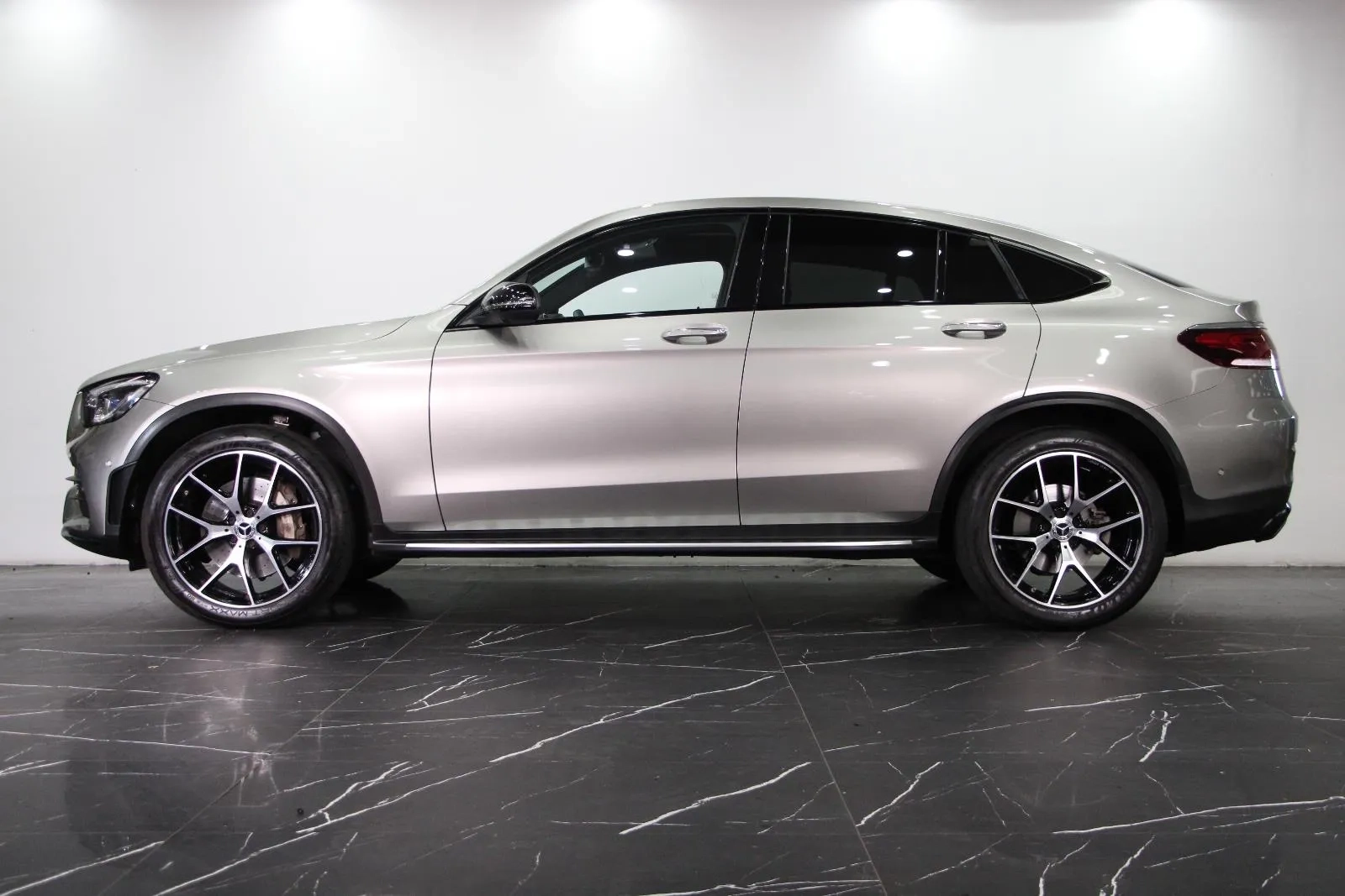 Mercedes-Benz-GLC-Class-GLC300