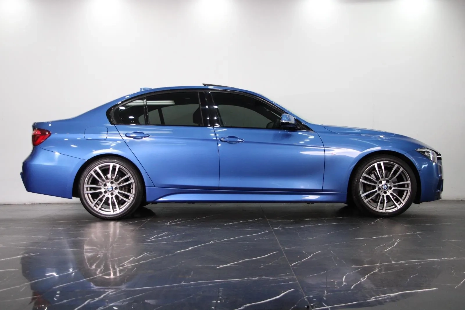 BMW-3 Series-330i M Sport