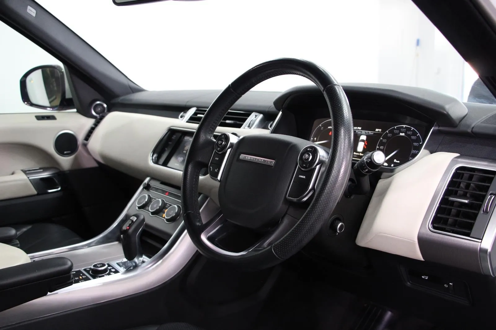 Land Rover-Range Rover Sport-SDV8 HSE