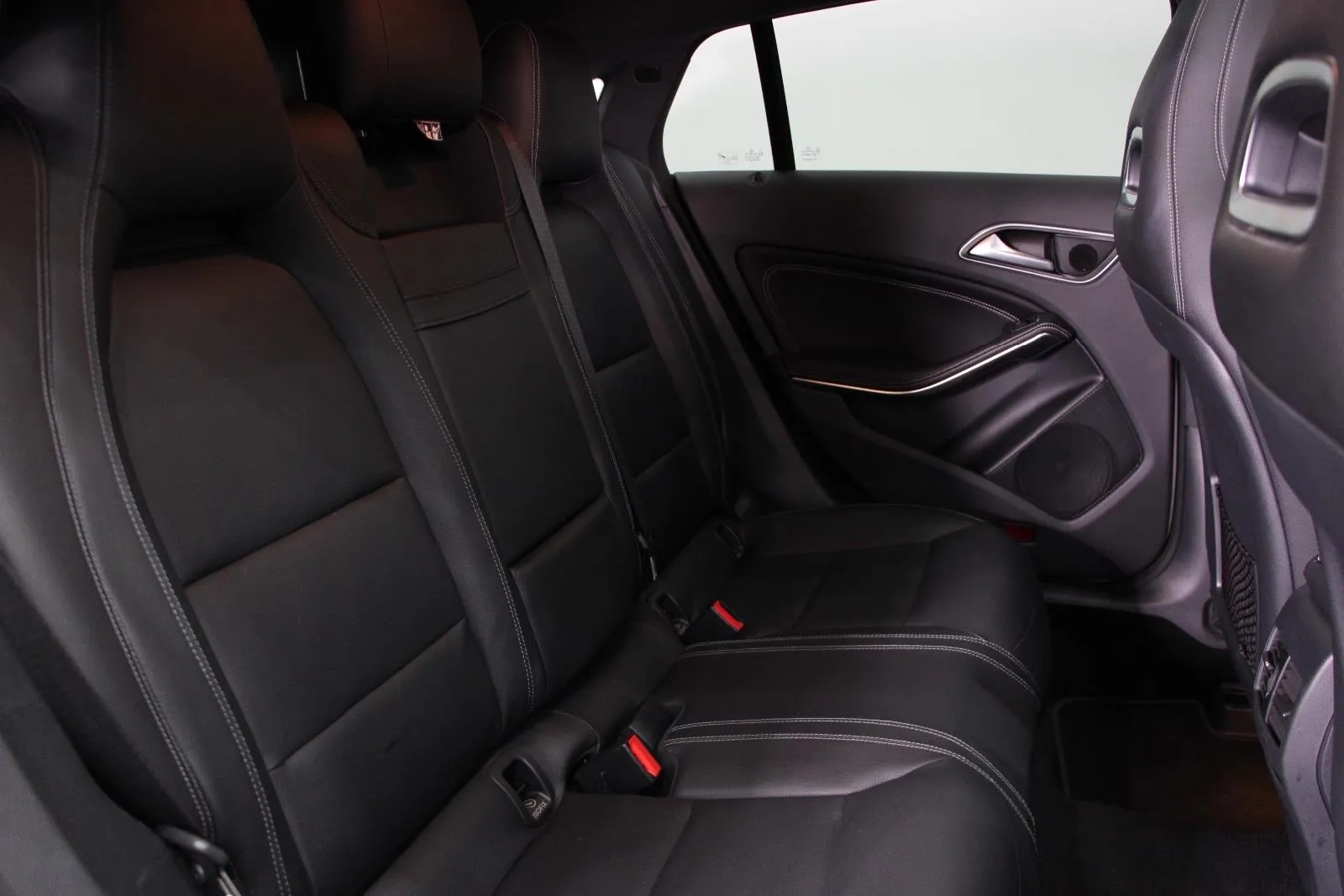 Mercedes-Benz-CLA-Class-CLA200