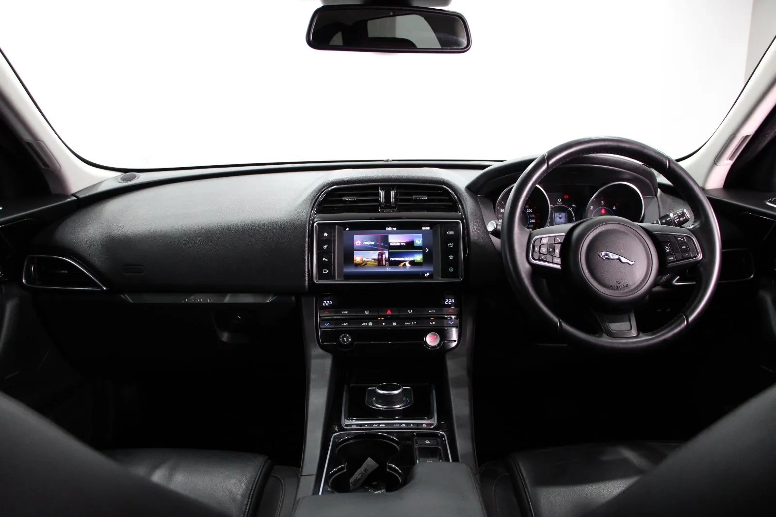 Jaguar-F-PACE-30d Portfolio