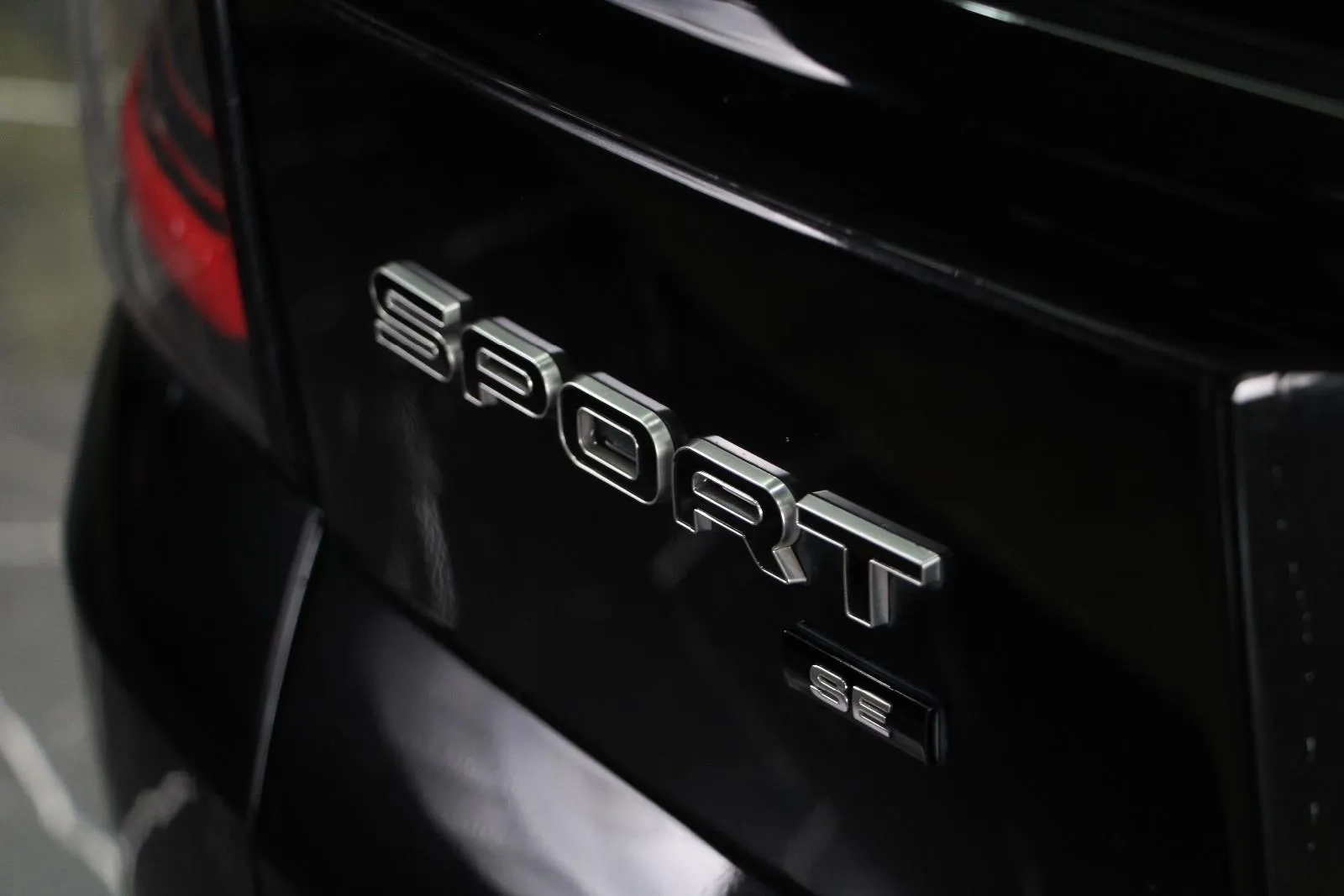 Land Rover-Range Rover Sport-DI6 183kW SE