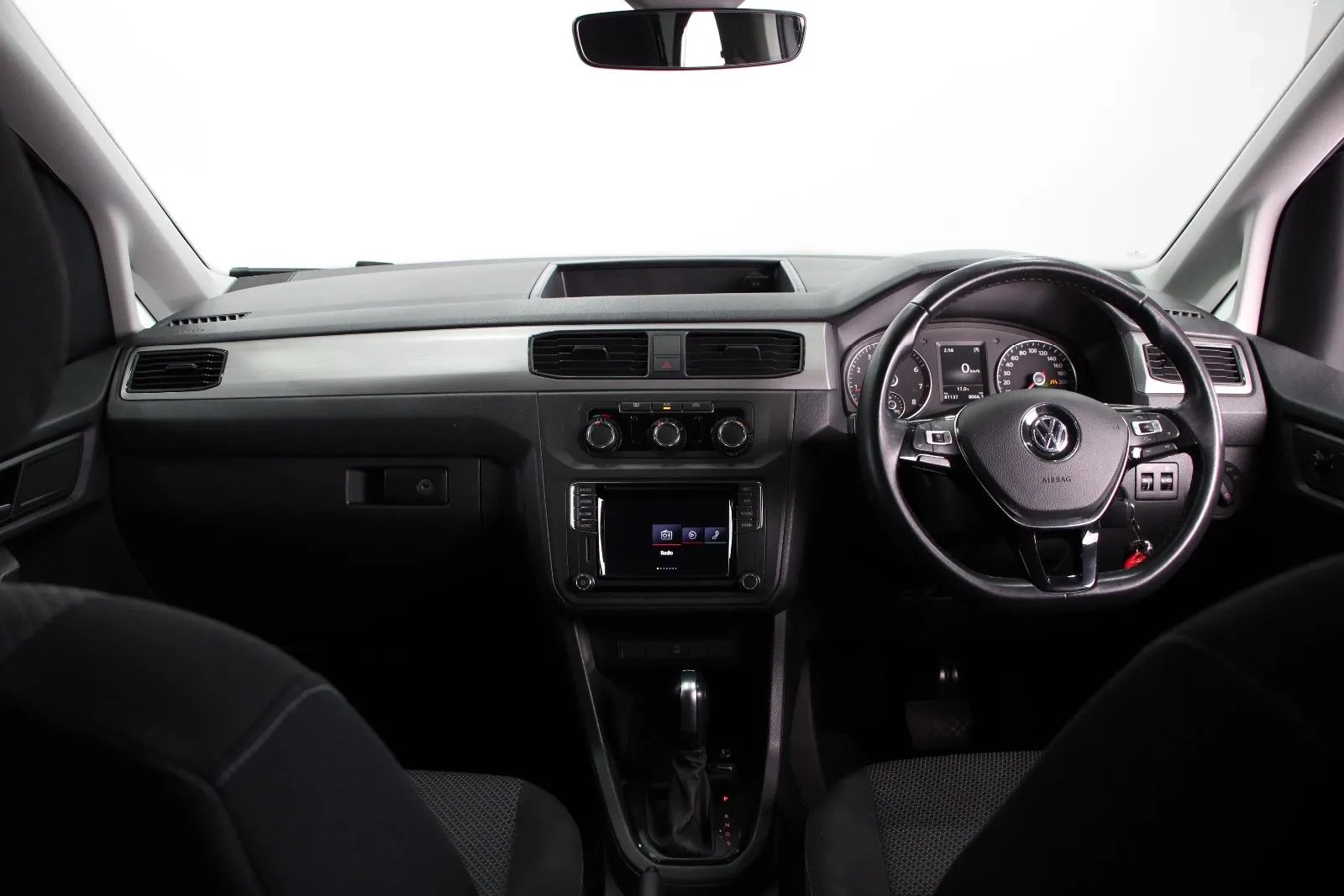 Volkswagen-Caddy-TSI220 Beach