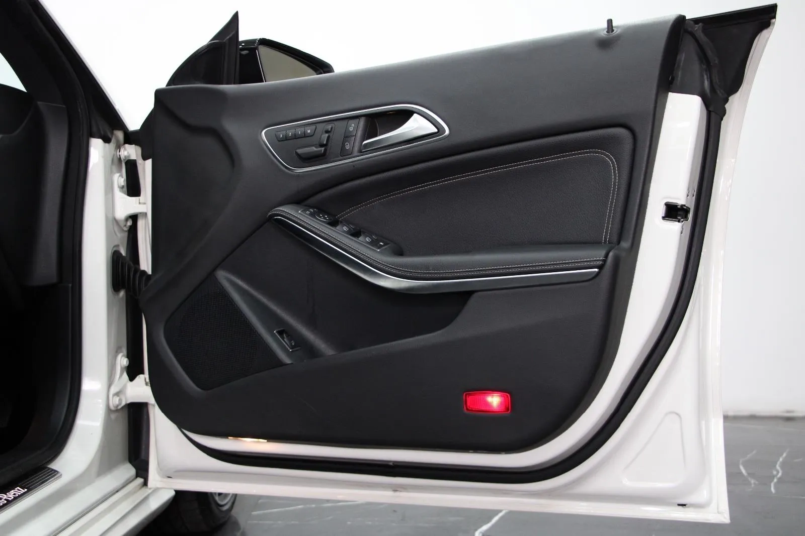 Mercedes-Benz-CLA-Class-CLA200