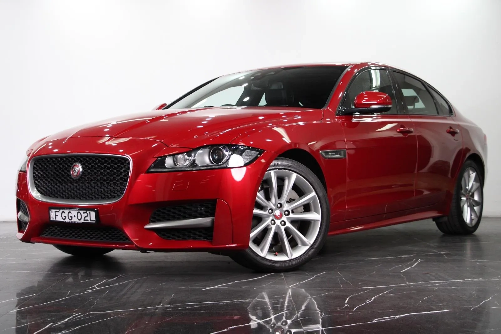 Jaguar-XF-20d R-Sport