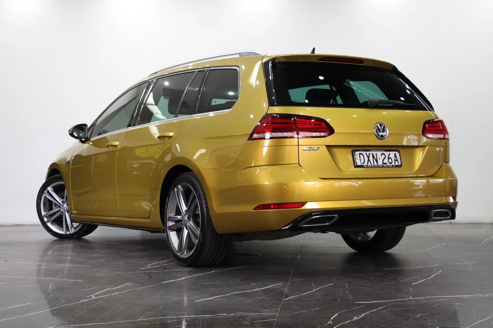 Volkswagen-Golf-110TSI Highline