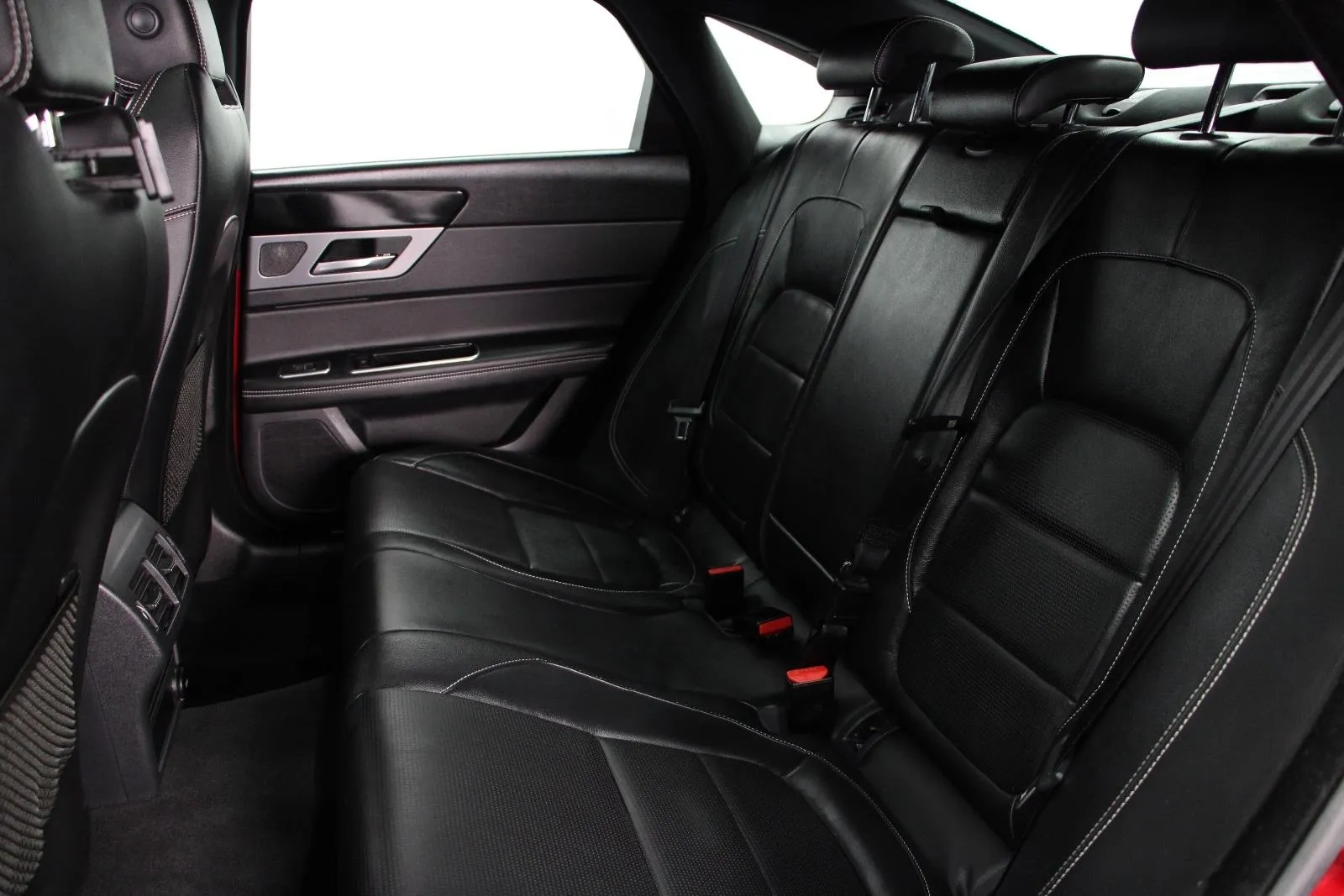 Jaguar-XF-20d R-Sport