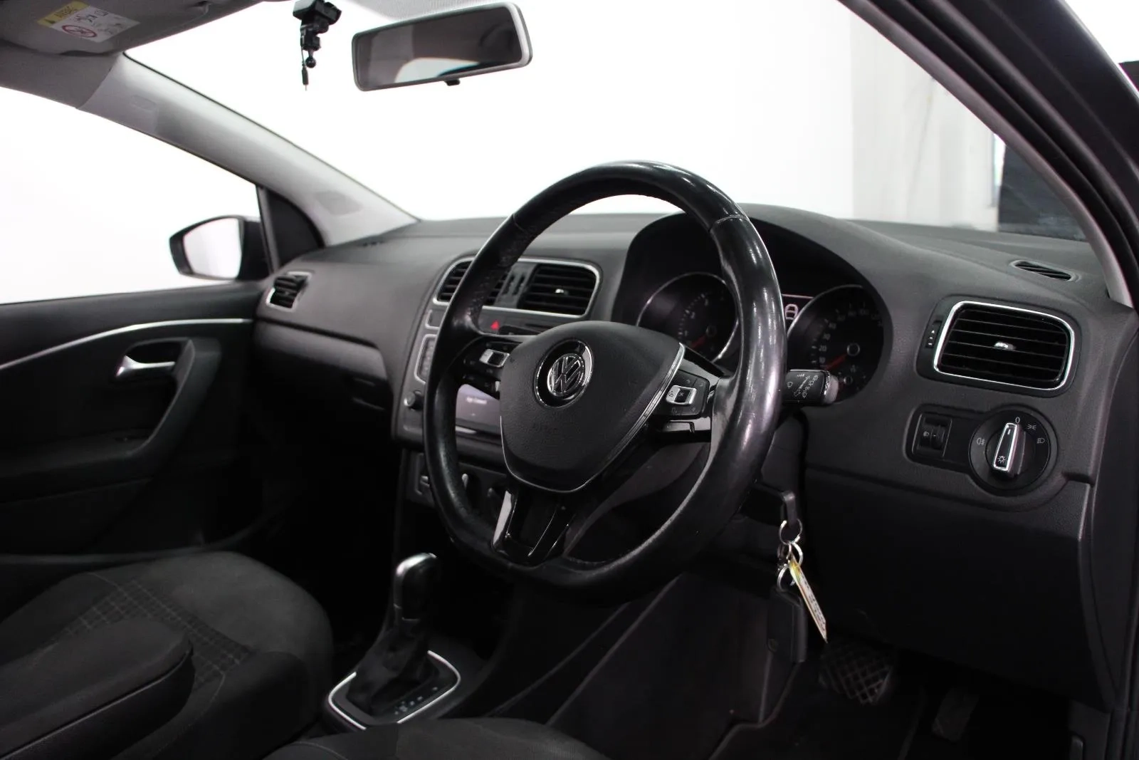 Volkswagen-Polo-81TSI Comfortline