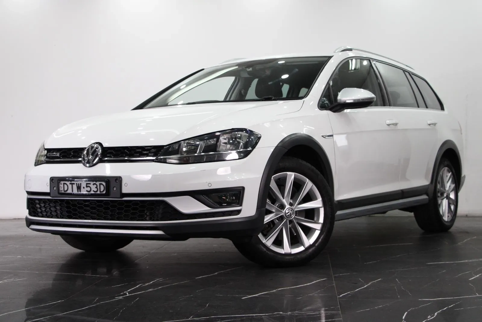 Volkswagen-Golf-Alltrack 132TSI
