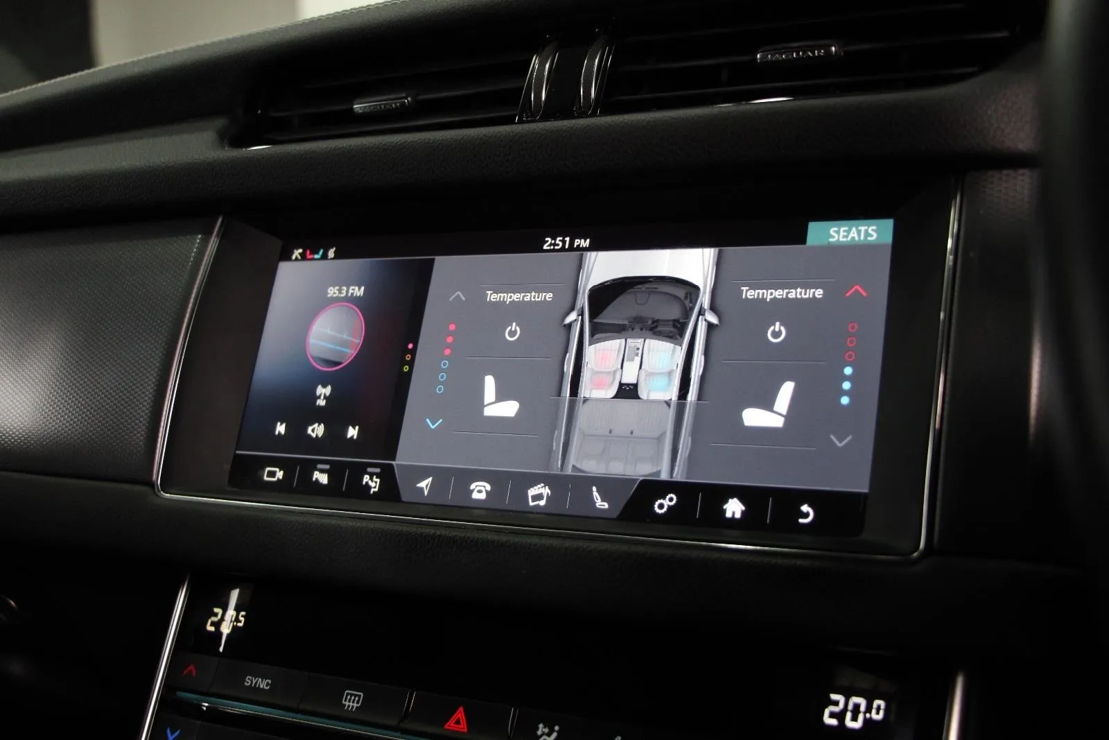 Jaguar-XF-30t R-Sport