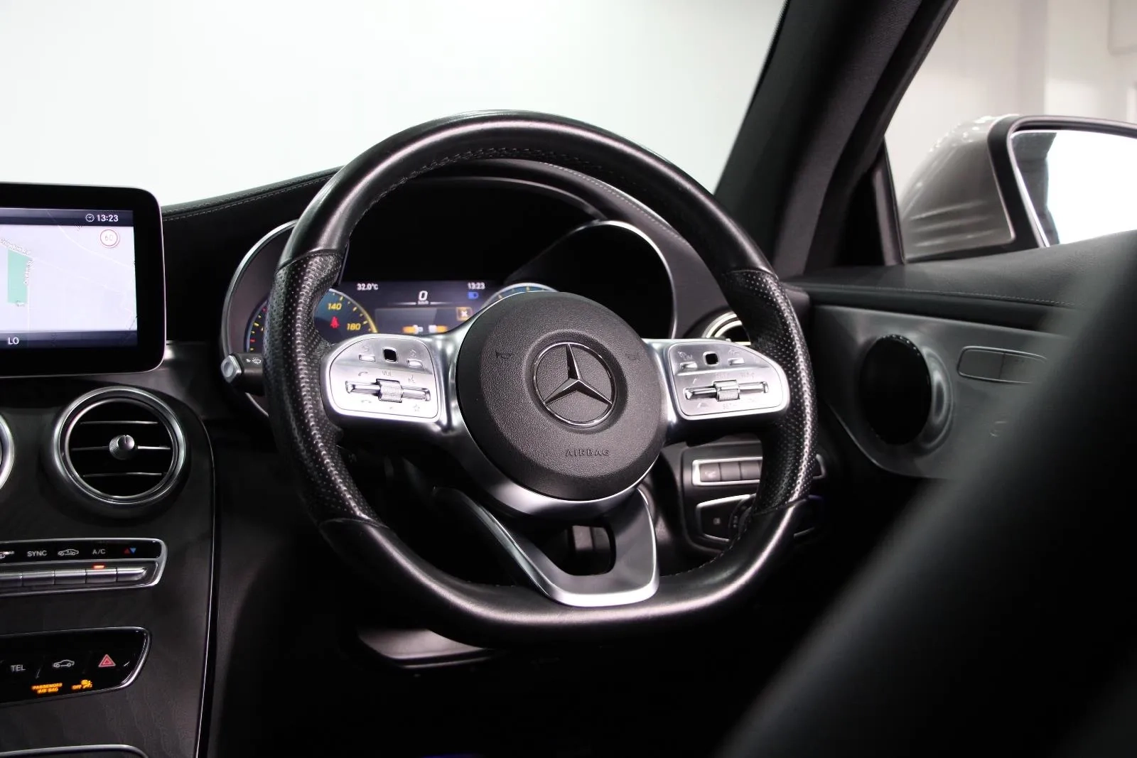 Mercedes-Benz-C-Class-C200