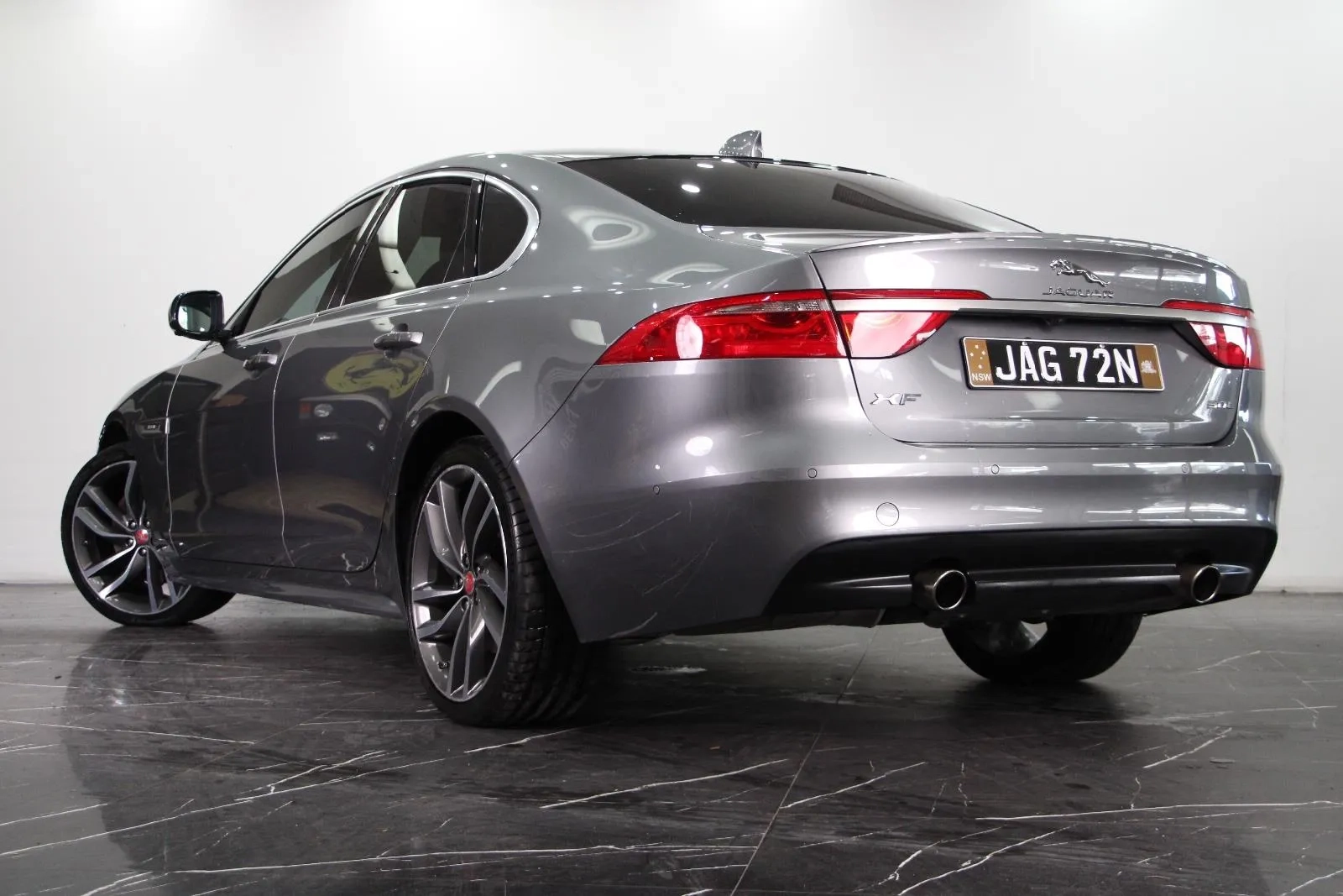 Jaguar-XF-30t R-Sport