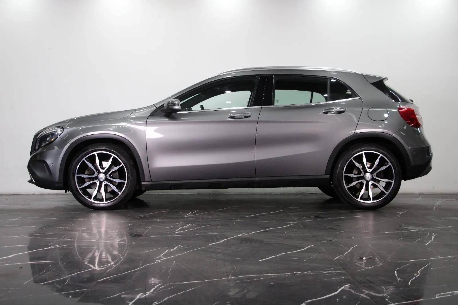 Mercedes-Benz-GLA-Class-GLA250