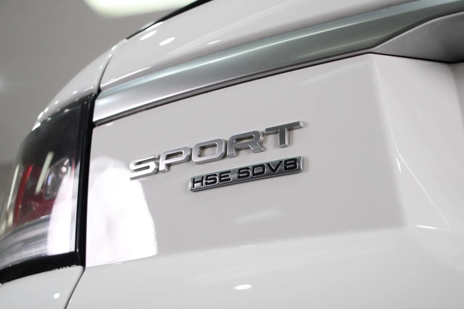 Land Rover-Range Rover Sport-SDV8 HSE